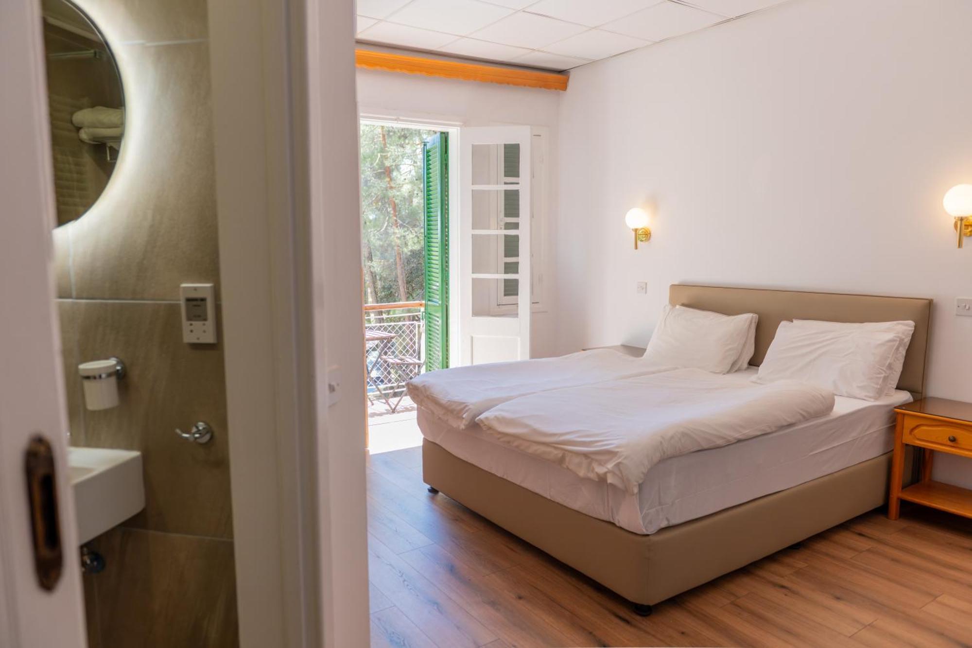 New Helvetia Hotel Plátres Eksteriør bilde